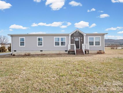 1796 Pilot Mountain Road sold home in Minor, Hendersonville, NC
