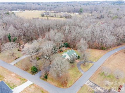 1223 Creekside Drive sold home in Oak Creek, Conover, NC