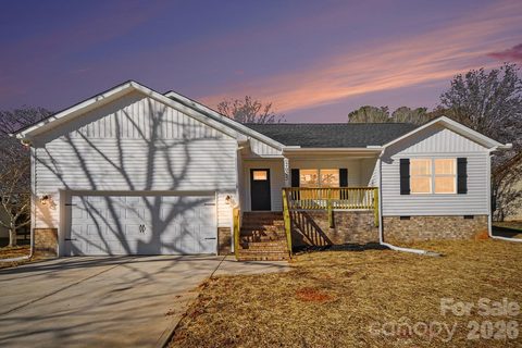 2025 Picnic Drive sold home in South Lakes, Newton, NC