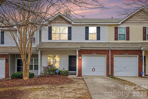 14262 Tamarack Drive active home in Charlotte Pines, Charlotte, NC