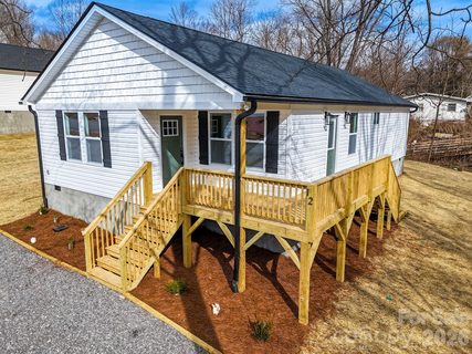 12 Harkins Avenue sold home in Greene Hills, Canton, NC