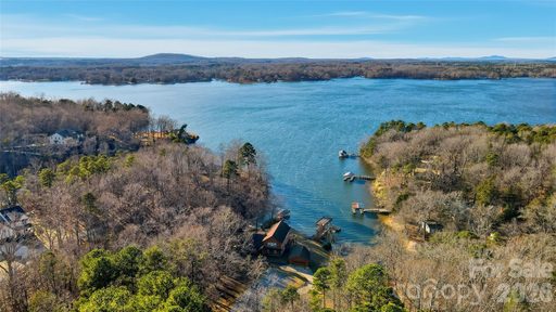 18409 Saint Charles Lane sold home in Lake Wylie, Charlotte, NC