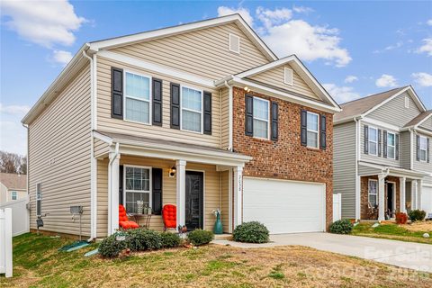 2038 Pippen Avenue sold home in Clydesdale Manor, Charlotte, NC