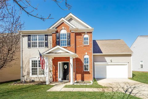 8351 Rolling Meadows Lane sold home in Stonegate Farms, Huntersville, NC