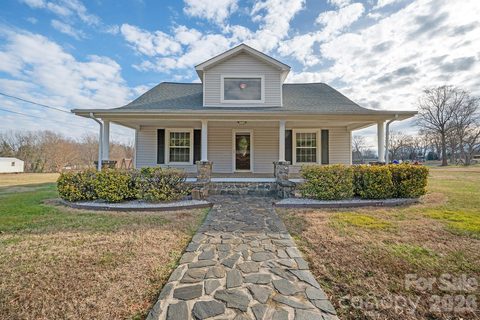 Homes in Highland Park, Hickory