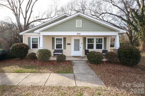 505 Campus Street active home in Biddleville, Charlotte, NC