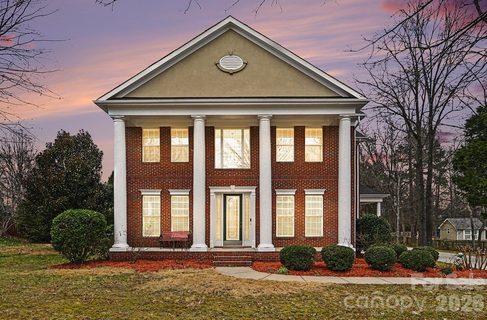 Homes in Lindenwood, Matthews