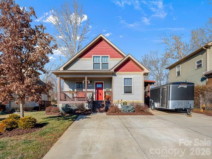 5 Yarrow Meadow Road sold home in Lillie Farm Cove, Weaverville, NC