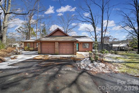 498 Glory Court pending condo in Wood Ridge, Fort Mill, SC