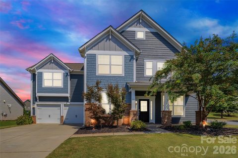 172 Sweet Briar Drive sold home in The Retreat At Rayfield, Indian Land, SC