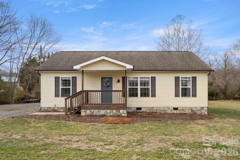 121 James Street sold home in Green Acres, Clyde, NC