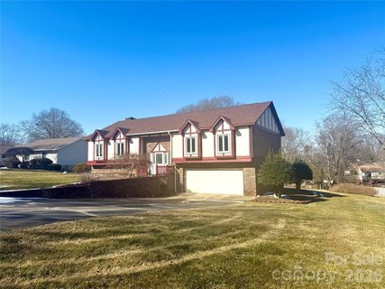 1015 36th Avenue Court sold home in Falling Creek, Hickory, NC