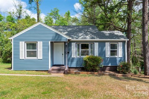 2516 Columbus Circle sold home in Ashley Park, Charlotte, NC