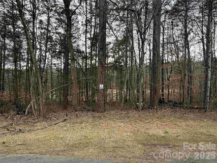 352 Broken Arrow Drive active home in Buffalo Shoals Natl Golf Club, Statesville, NC