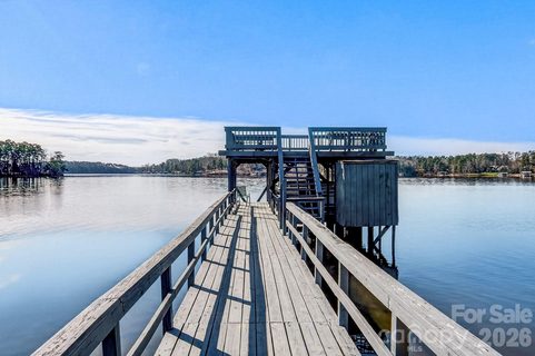 254 N Shoreline Drive sold home in Dixie Shores, New London, NC