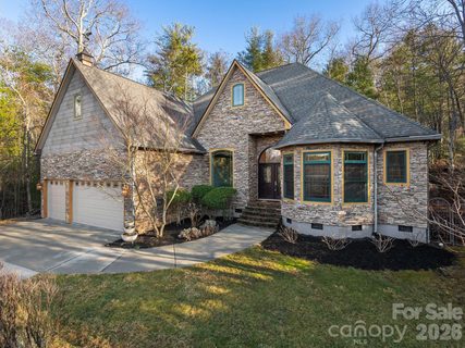 86 Oak Hollow Drive sold home in Oak Hollow, Asheville, NC