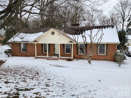 5417 Carmel Road active home in Carmel Vista, Charlotte, NC