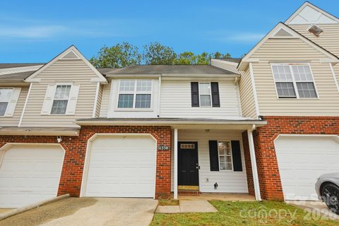 11338 Yellow Spaniel Court sold home in Hunter Downs, Charlotte, NC