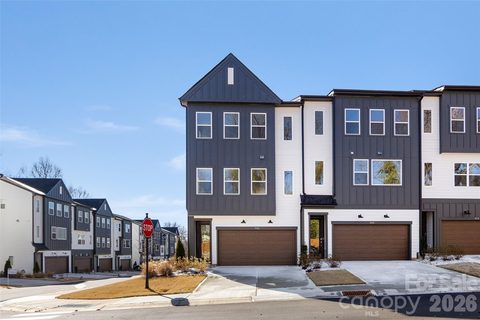 905 Archway Lane pending townhome in Archer Row, Charlotte, NC