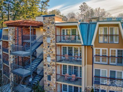 314 Bowling Park Road active home in Residences At Biltmore, Asheville, NC