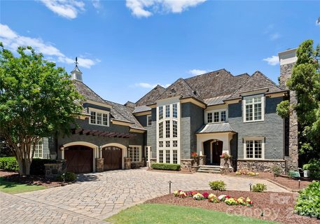 13837 Grand Palisades Parkway pending home in The Palisades, Charlotte, NC
