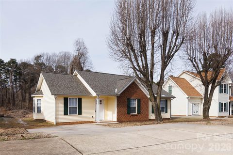 7111 Rumple Road pending home in Hemby Woods, Charlotte, NC