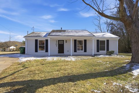 3701 Shoup Court sold home in Garden City, Charlotte, NC