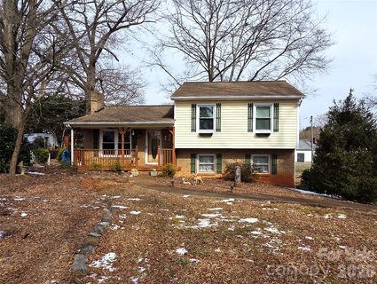 4709 Oakwood Circle active home in Cedar Grove, Gastonia, NC
