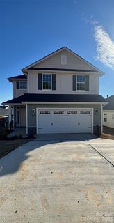 717 Inwood Hill Drive active home in The Village At Parkside, Gastonia, NC