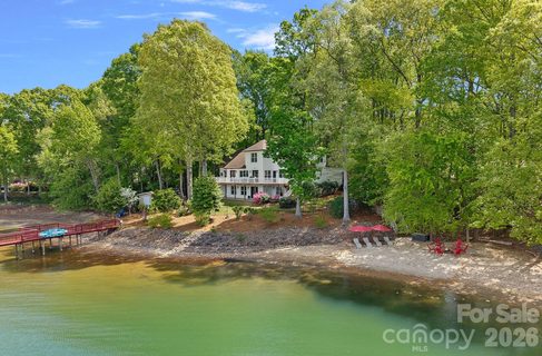 139 Hawks Point Drive pending home in Hawkes Bay, Troutman, NC