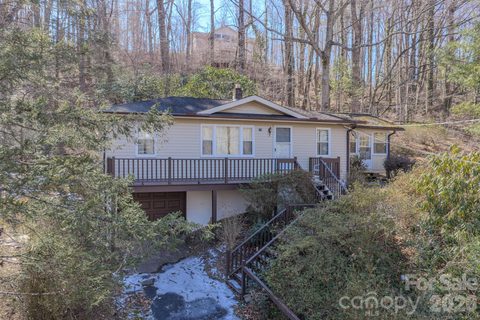 550 Saluda Street active home in Pineview, Hendersonville, NC