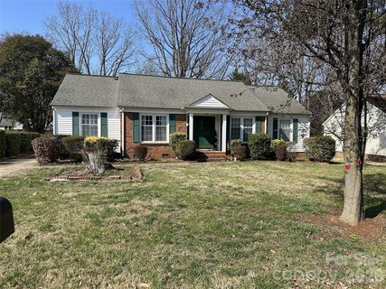 6120 Farm Pond Lane
