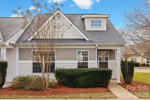 2010 Shady Pond Drive sold townhome in Harpers Mill, Lake Wylie, SC