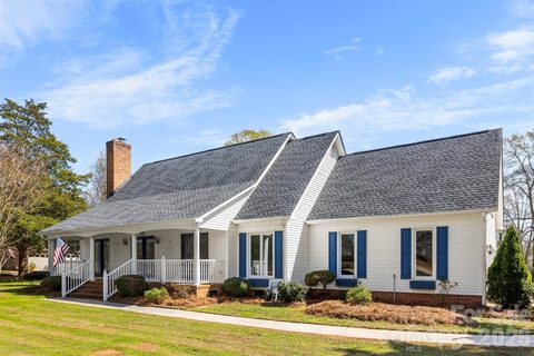 1347 Meadow Lakes Road active home in Meadow Lakes, Rock Hill, SC