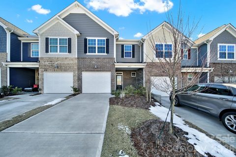 8027 Scarlet Maple Lane sold townhome in Windhaven, Fort Mill, SC