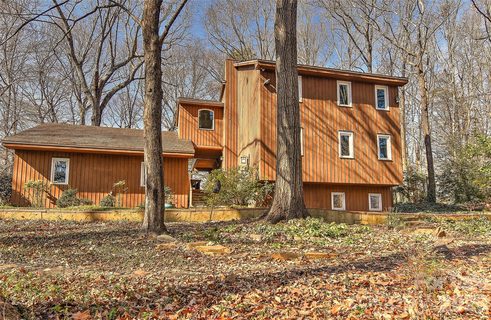 3310 Windbluff Drive