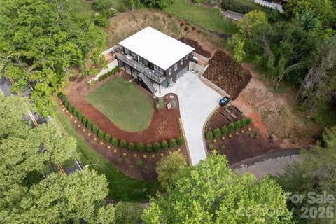 8 Midland Drive pending home in Lakeview Park, Asheville, NC