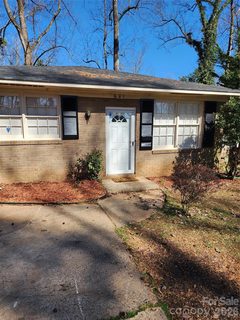 601 Camrose Drive active home in Park Plaza, Charlotte, NC