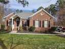 10929 Sycamore Club Drive sold home in Mint Hill, SC