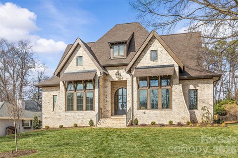 4715 Montclair Avenue pending home in Providence Park, Charlotte, NC