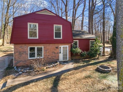 6200 Cross Creek Lane