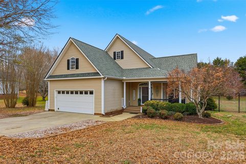 310 Little Daisy Lane sold home in The Hylands, York, SC