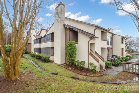 7331 Winery Lane pending condo in Brandywine, Charlotte, NC