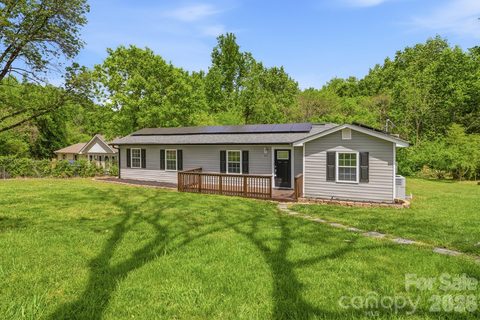 219 Breezewood Drive sold home in Homewood Acres, Charlotte, NC