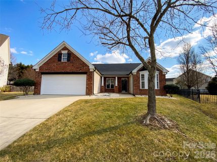 1640 Apple Tree Place