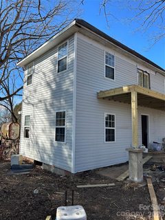 16 Mallory Lane pending home in Mallory Meadows, Arden, NC