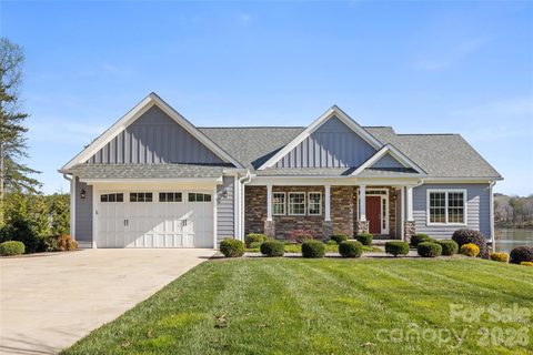 490 Mapleton Lane sold home in Derbyshire, Columbus, NC