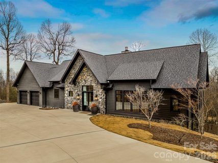 Homes in Laurel Park, Hendersonville