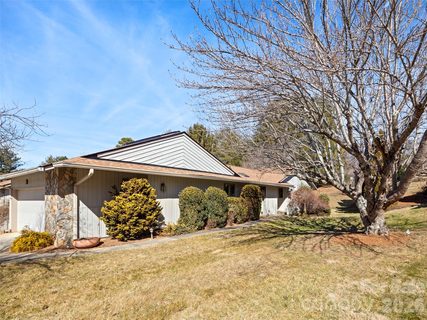 132 Deerlake Drive sold home in Deerwood, Asheville, NC