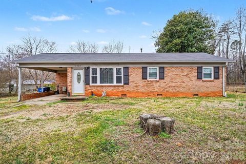 1725 26th Street sold home in Green Acres, Hickory, NC